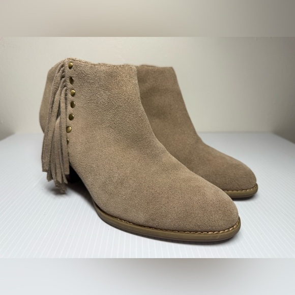 Vionic Faros Boots Womens 8 Tan Suede Studded Fringe Zip Ankle‎ Booties Cowgirl - Picture 1 of 13